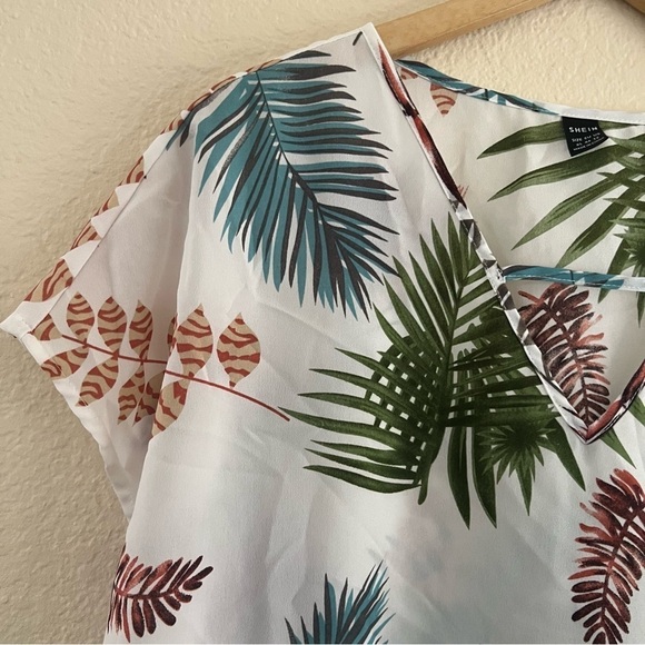 Floral tropical short sleeve blouse Size XL 12 - Picture 2 of 8
